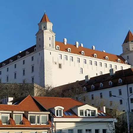 アパート Near Castle ブラチスラヴァ